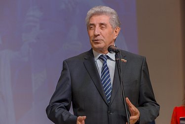 Спасибо за материнский подвиг и неустанный труд